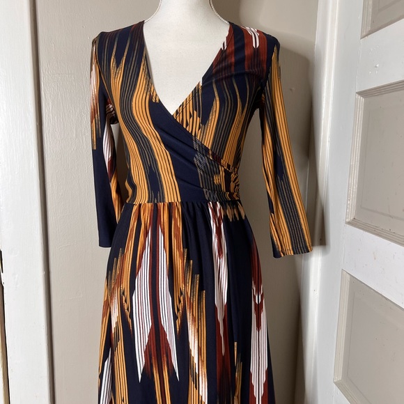 Women’s Charlotte Russe Wrap Dress - Picture 1 of 4